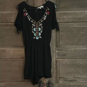 Almost Famous Romper Jumpsuit Size‎ Small Short Sleeve Black Embroidered